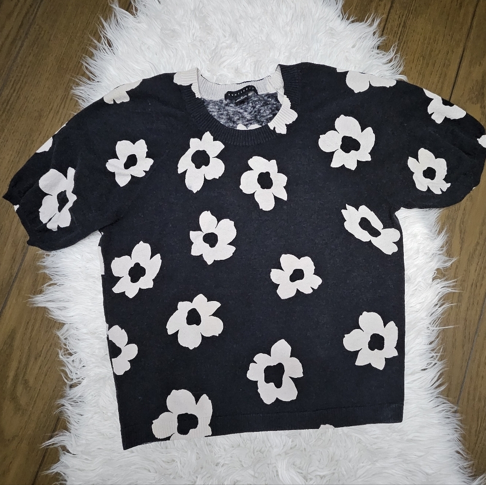 Sanctuary Womens Black and Cream Floral Sweater